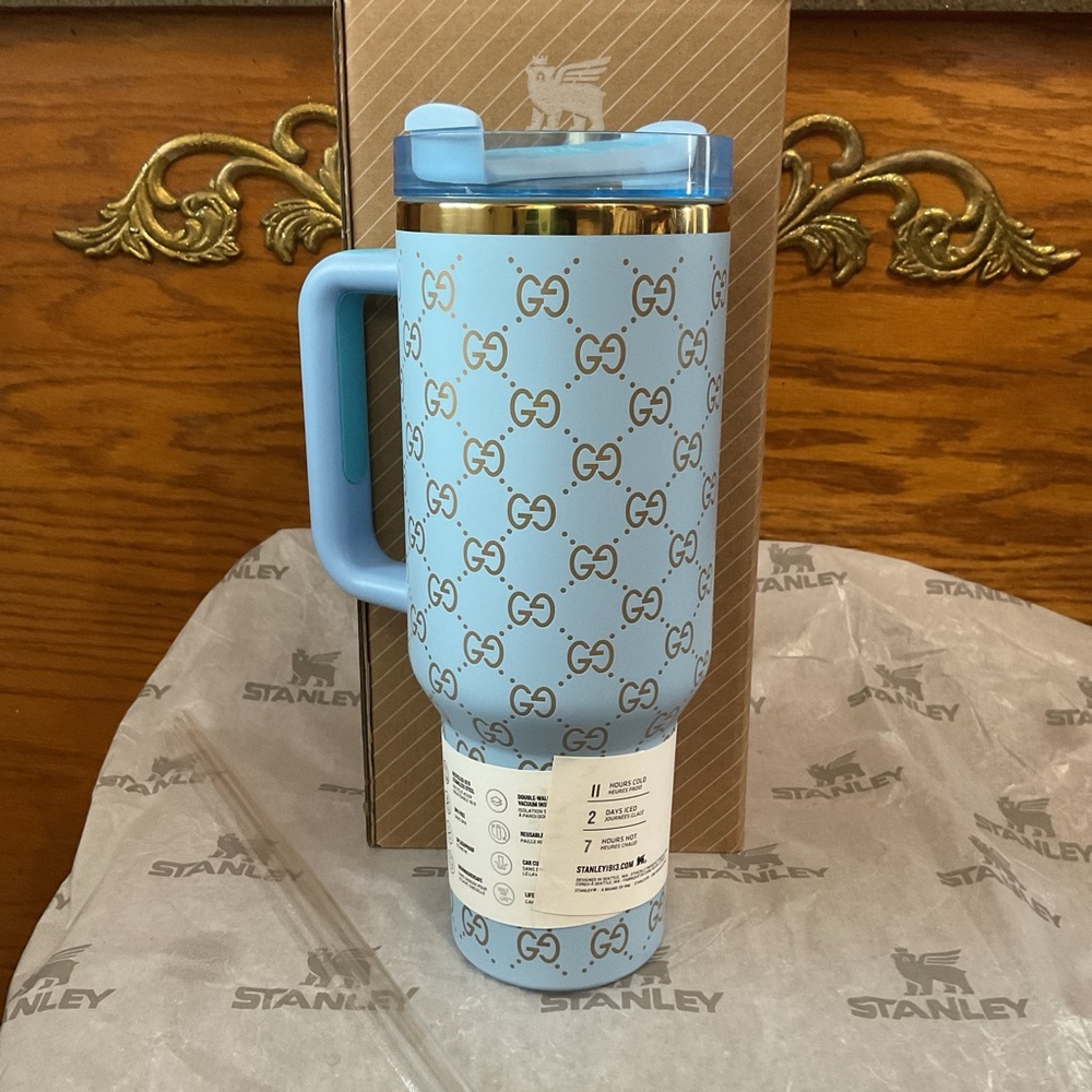 Stanley Blue Luxury Tumbler with Straw 40 oz - Picture 3 of 3